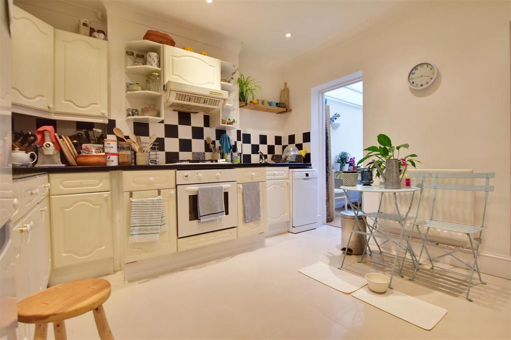 Athelstan Road, Hastings 2 bed terraced house £300,000