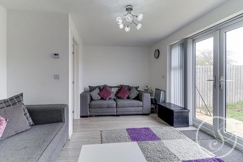 26 Oak Tree Grove, Leeds, LS9 6SJ