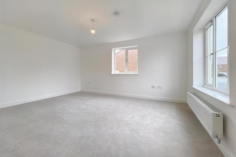 4 bedroom detached house for sale - Welmore Grove, Green Lane Meadows, Farnham