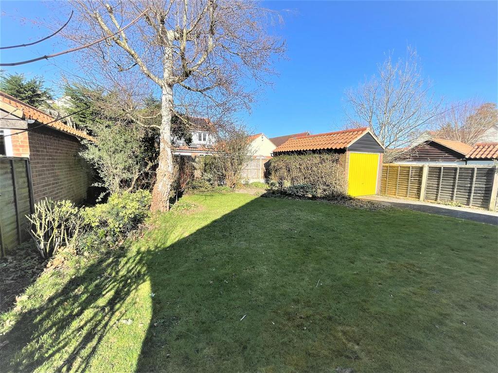 Dedham Meade, Colchester CO7 4 bed detached house £365,000