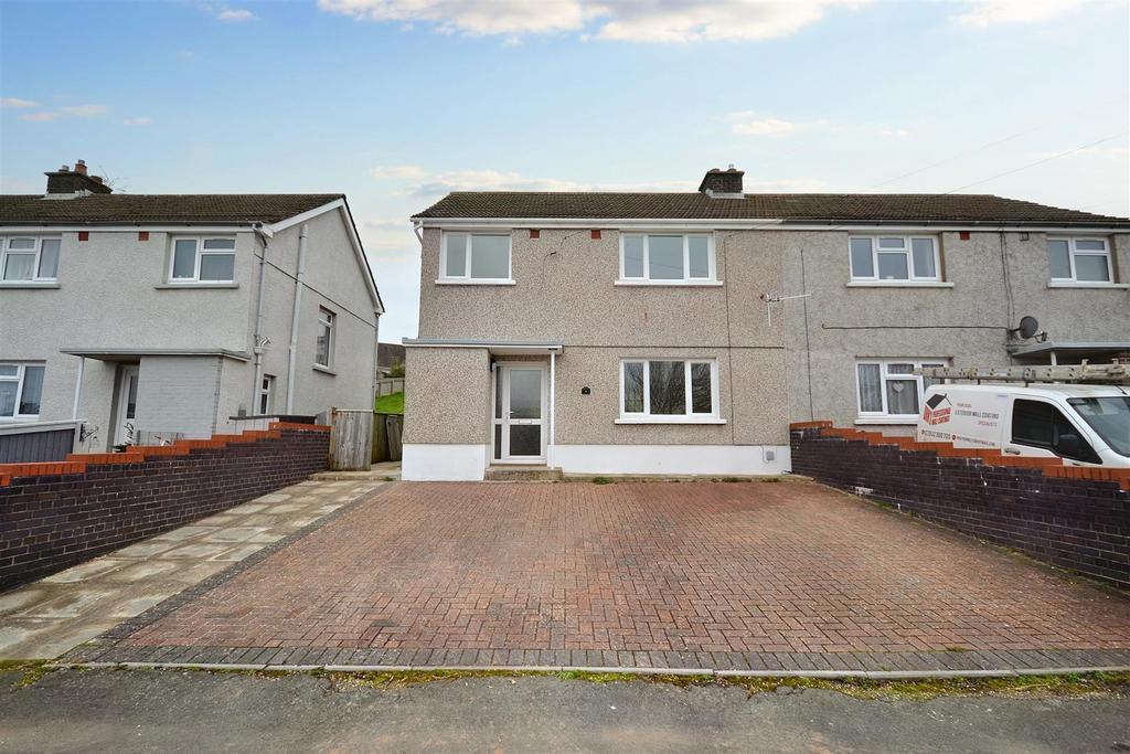 Brunel Avenue, Neyland 3 bed semidetached house for sale £185,000