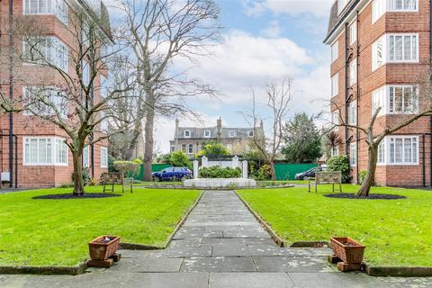 142 Watchfield Court, London, W4 4NE
