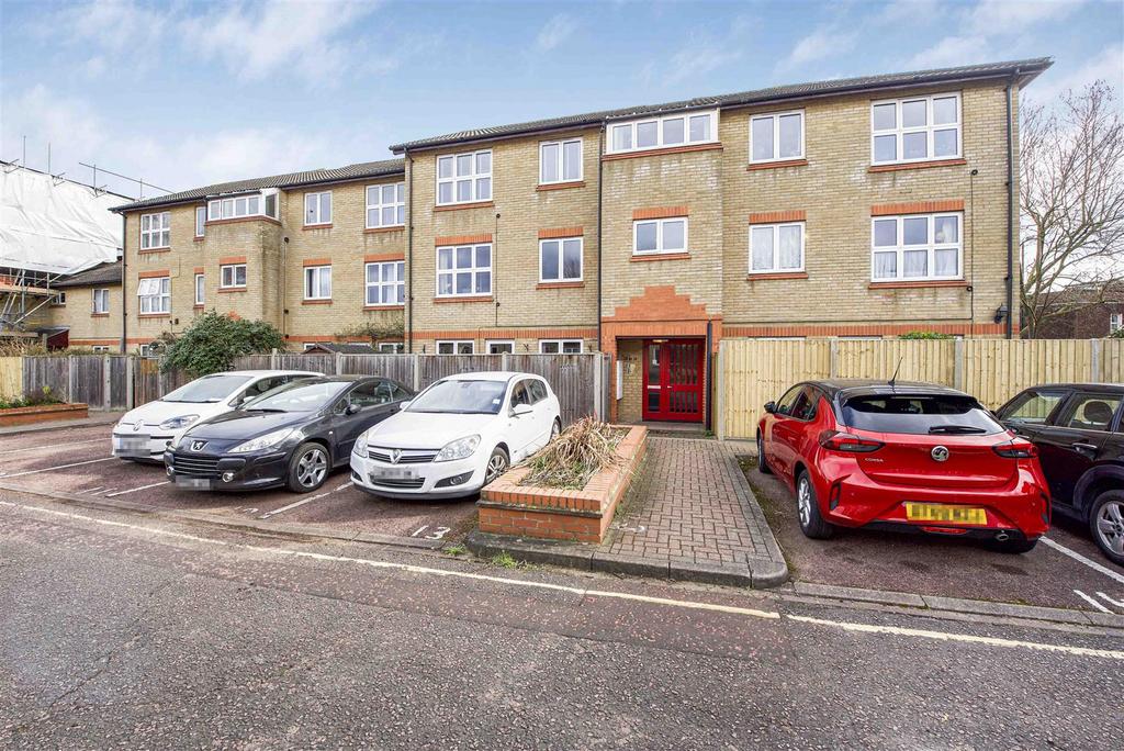 Ivybridge Close, Twickenham 2 bed flat £385,000
