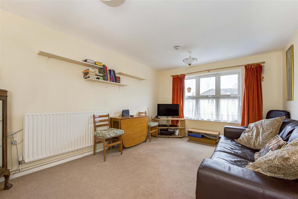 Ivybridge Close, Twickenham 2 bed flat £385,000