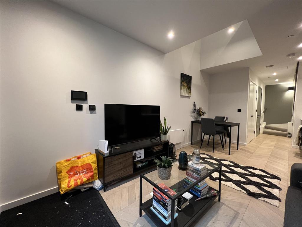 St Gardens, Castlefield, Manchester 1 bed duplex £1,050 pcm