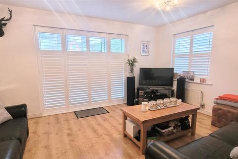 42 Butlers Park Way, Strood, Rochester, ME2 2GN