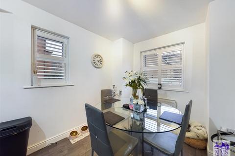 42 Butlers Park Way, Strood, Rochester, ME2 2GN