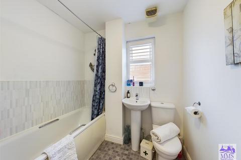 42 Butlers Park Way, Strood, Rochester, ME2 2GN