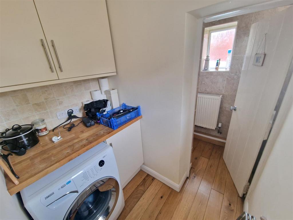 Utility and Cloakroom.jpg