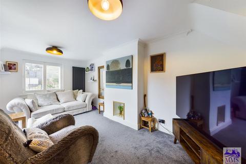 25 Iden Road, Rochester, ME2 4PP
