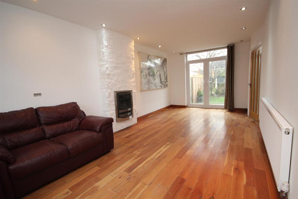 Cornelius Street, Coventry 3 bed terraced house £1,000 pcm (£231 pw)