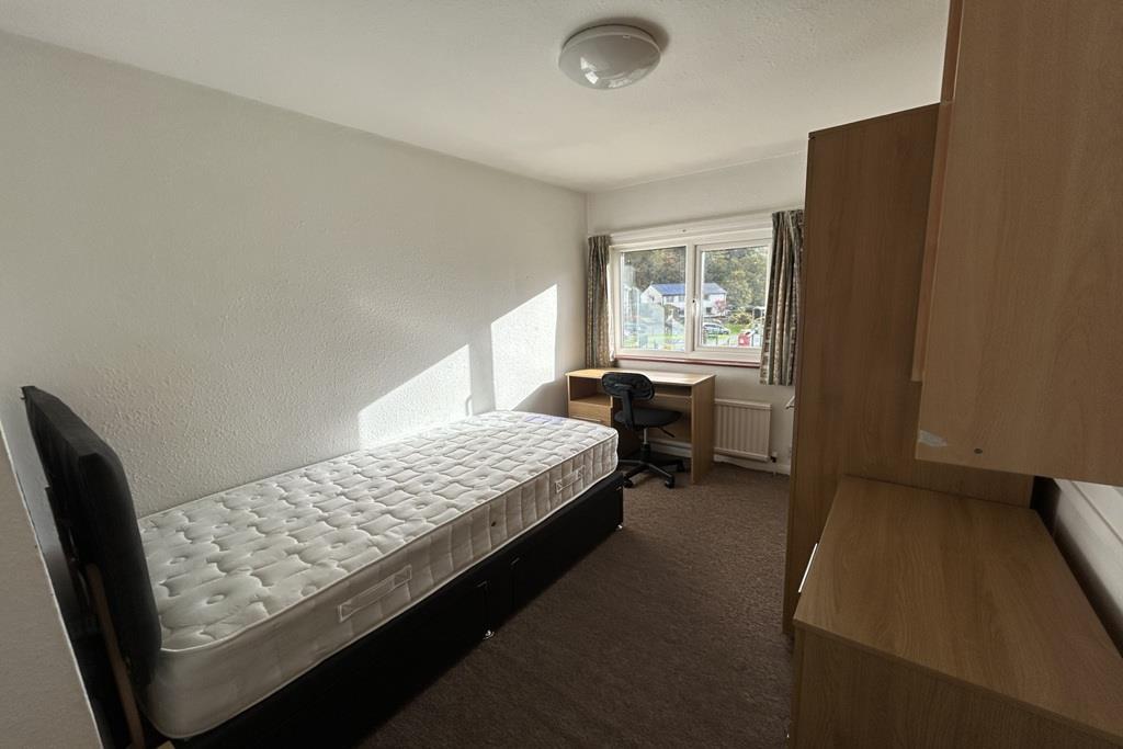 Room7 image.jpg