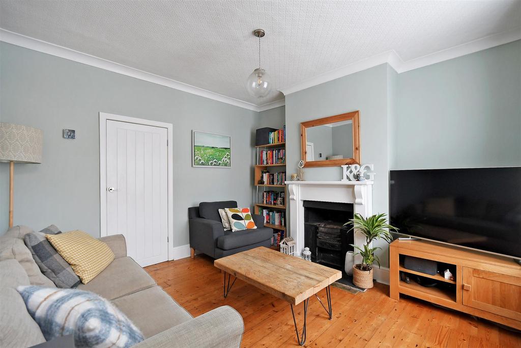 Loxley View Road, Sheffield 2 bed terraced house £210,000