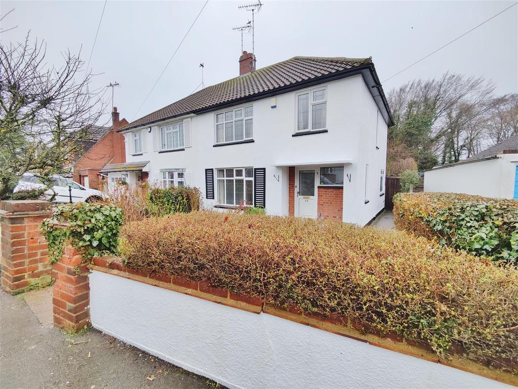 St. Davids Drive, LeighOnSea 3 bed house £1,495 pcm (£345 pw)