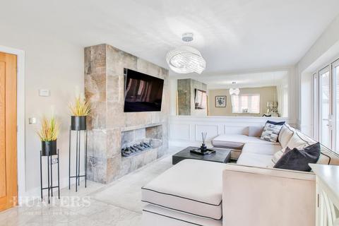 74 Tarnside Close, Rochdale, OL16 2QD