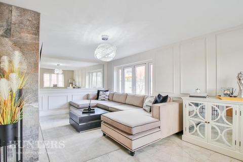 74 Tarnside Close, Rochdale, OL16 2QD