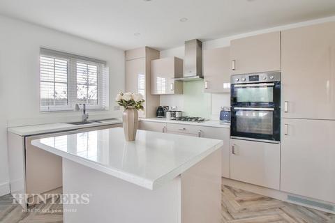 74 Tarnside Close, Rochdale, OL16 2QD