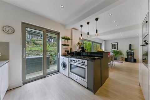 49 Ullswater Crescent, London, SW15 3RG
