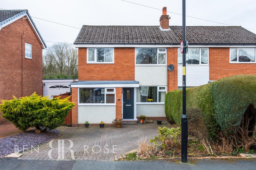 Hornchurch Drive, Chorley 3 bed semidetached house £199,995