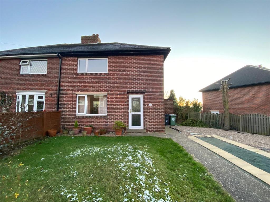 18 Fields Way ext.jpg
