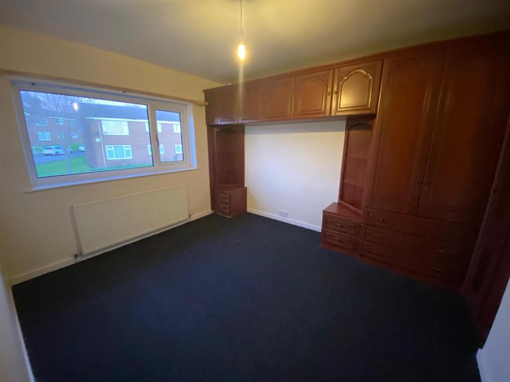 18 Fields Way bed 1.jpg