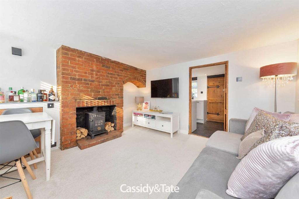 The Hill, Wheathampstead 2 bed end of terrace house £379,950