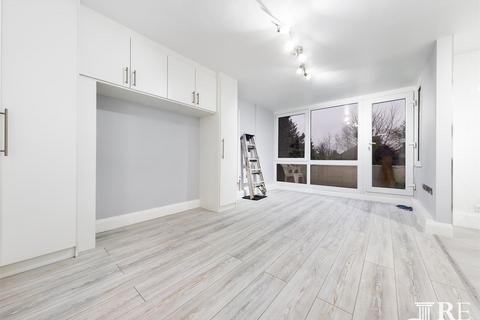 Studio to rent - Slough Lane, London, NW9 8YE