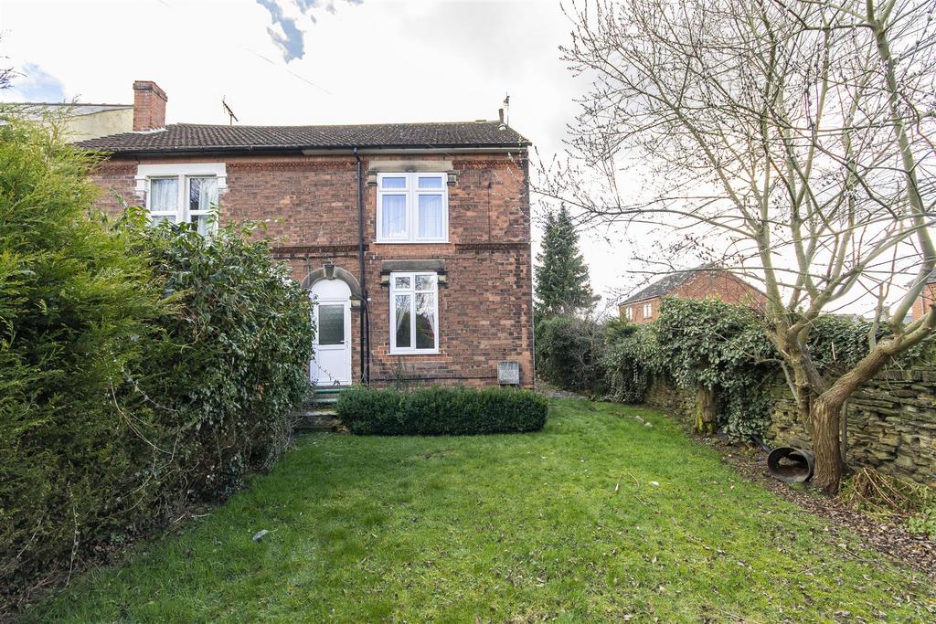 Back Lane, Pilsley, Chesterfield 3 bed semidetached house for sale £