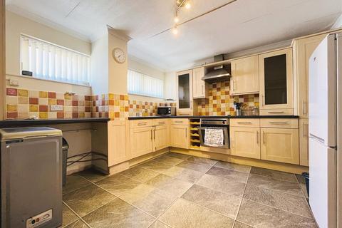 3 bedroom terraced house to rent, Moss House Close, Birmingham