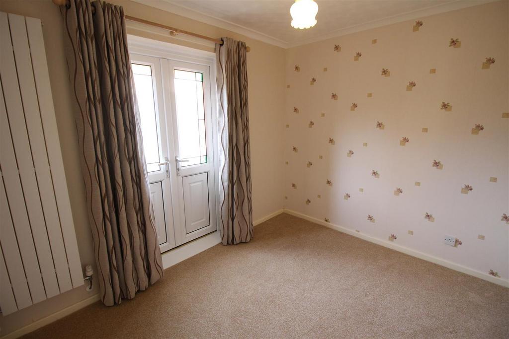 Bedroom 2 / Dining Room