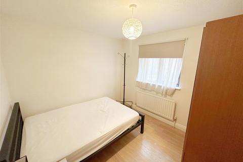 1 bedroom flat to rent, Redland Drive, Loughton, Milton Keynes