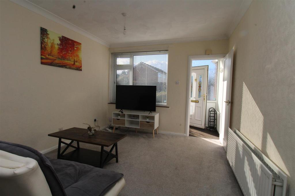 Witham Way, Paston, Peterborough 3 bed semidetached house £950 pcm (£219 pw)