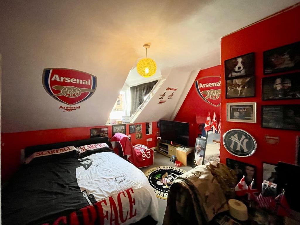 Bedroom (2nd Floor)