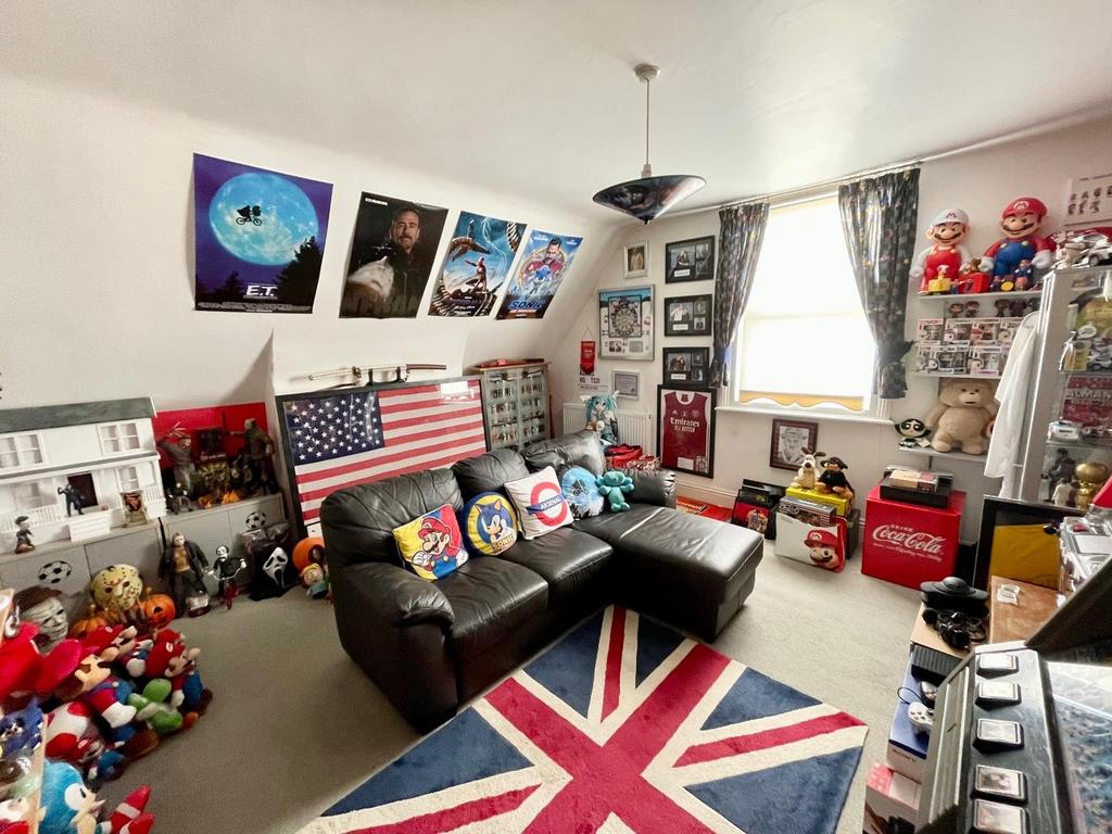 Bedroom (2nd Floor)