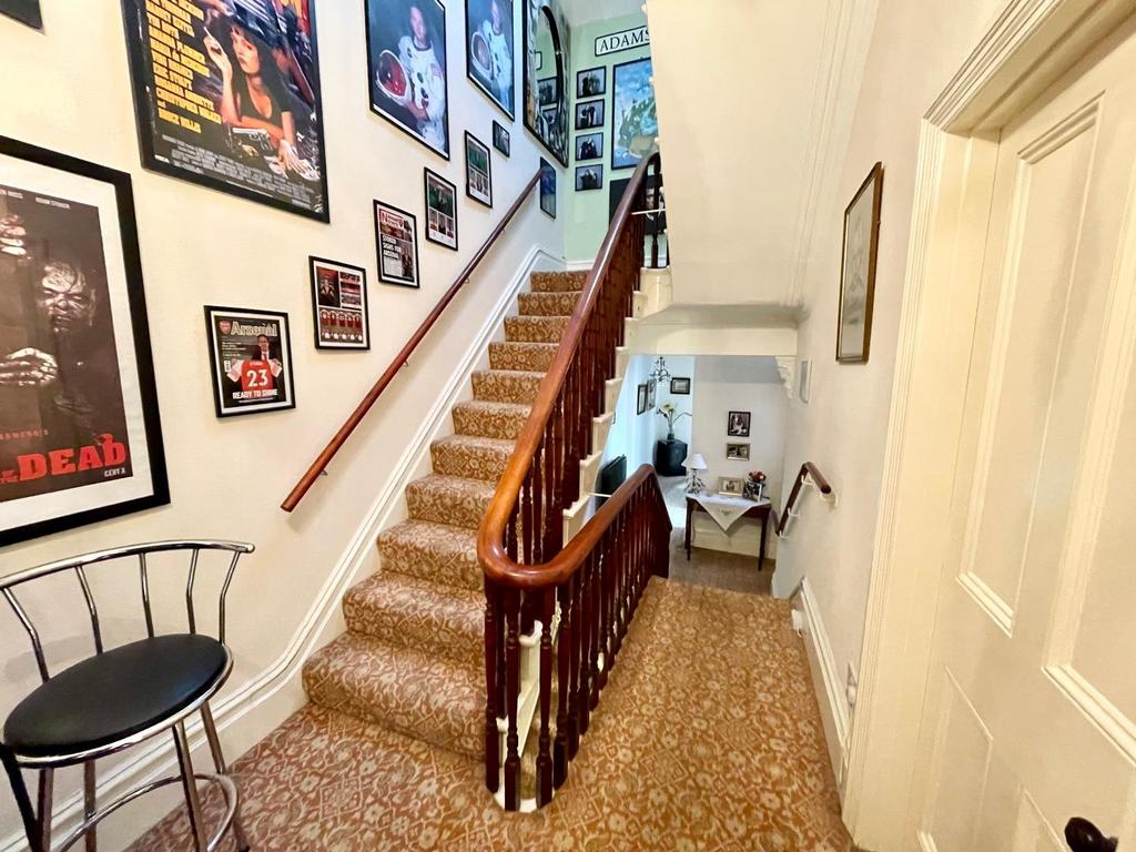 Landing (1st Floor)