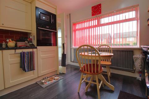 5 Dale Close, Gloucester, GL4 6UR