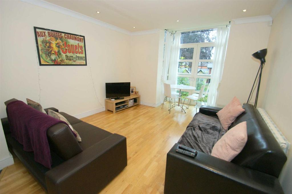 Concept, Stainbeck Lane, Leeds 2 bed flat £900 pcm (£208 pw)
