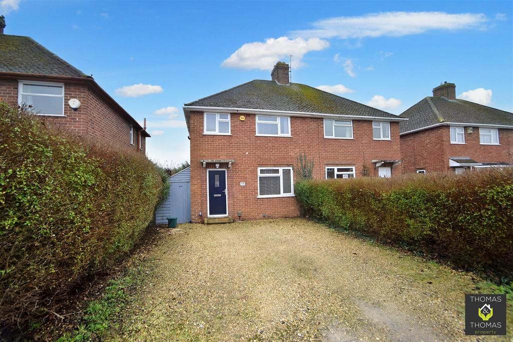 Holtham Avenue, Churchdown 3 bed semidetached house £315,000