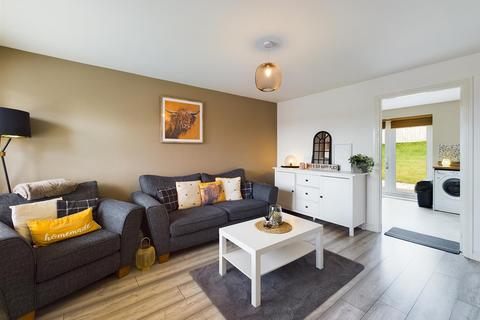 15 Bro Eithin, Cefneithin, Llanelli, SA14 7AZ