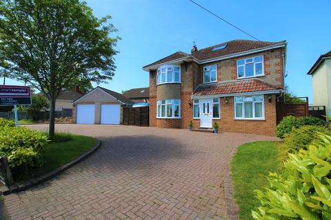 5 bedroom detached house for sale, Substantial 1950's family home in Yatton village