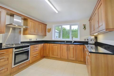 4 bedroom detached house for sale - Haslemere Road, Long Eaton