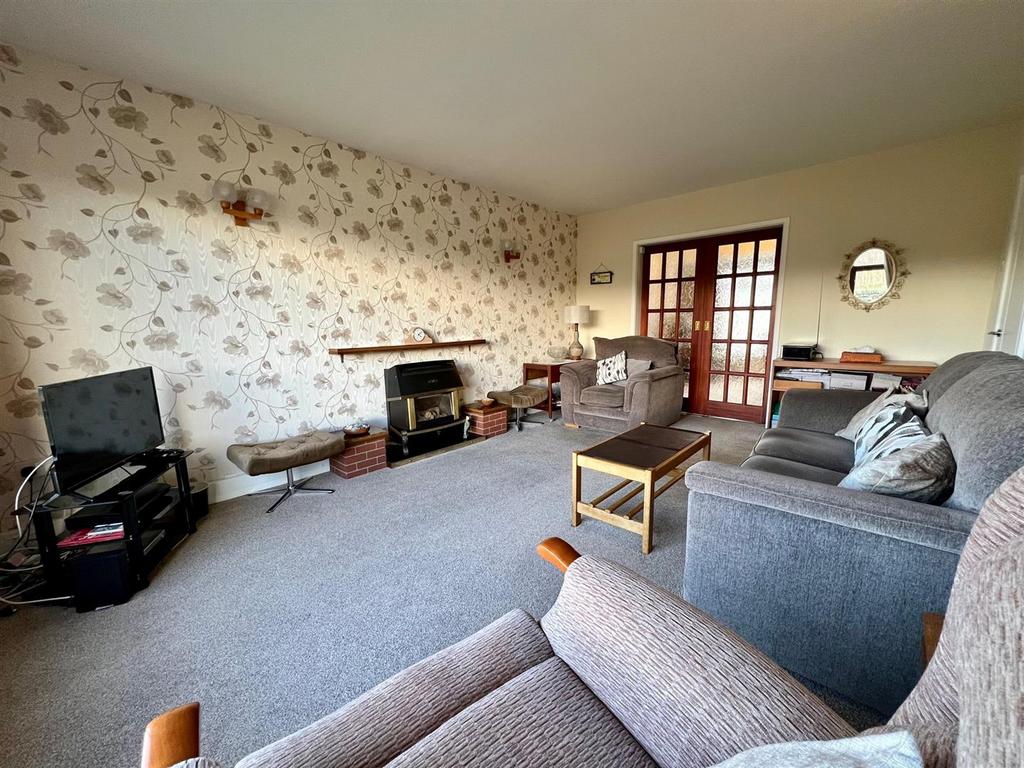 Riley Lane, Holmfield, Halifax 3 bed terraced house £175,000