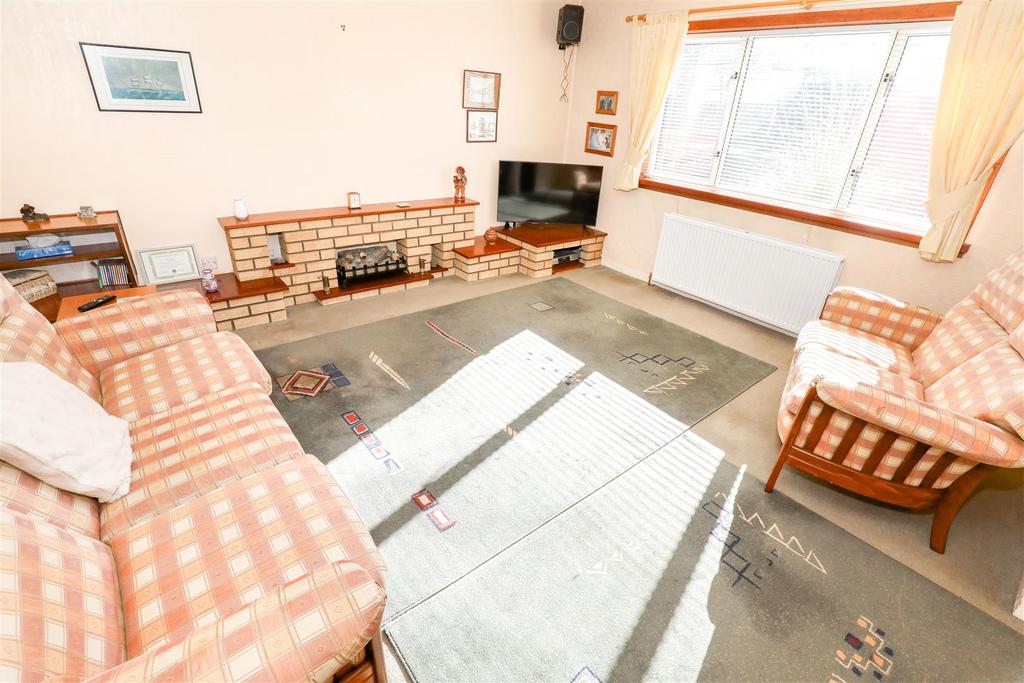 Thomson Place, Rosyth, Dunfermline 3 bed terraced house £105,000