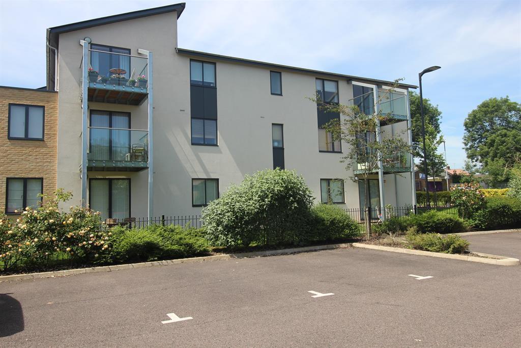 Drakes Drive, Stevenage, SG2 0EY 2 bed apartment £245,000