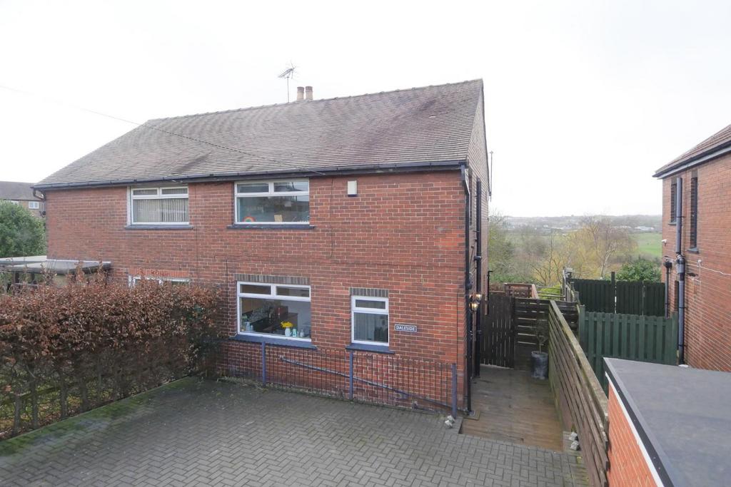 Scott Green, Gildersome, LS27 7AT 3 bed semidetached house £300,000