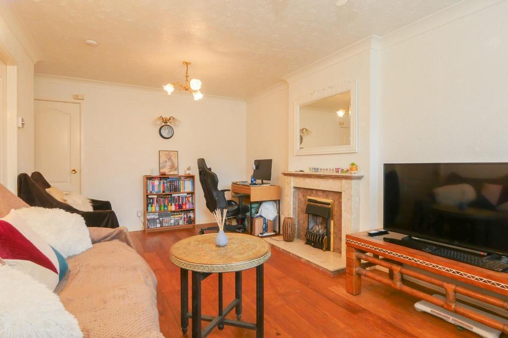Living/dining room