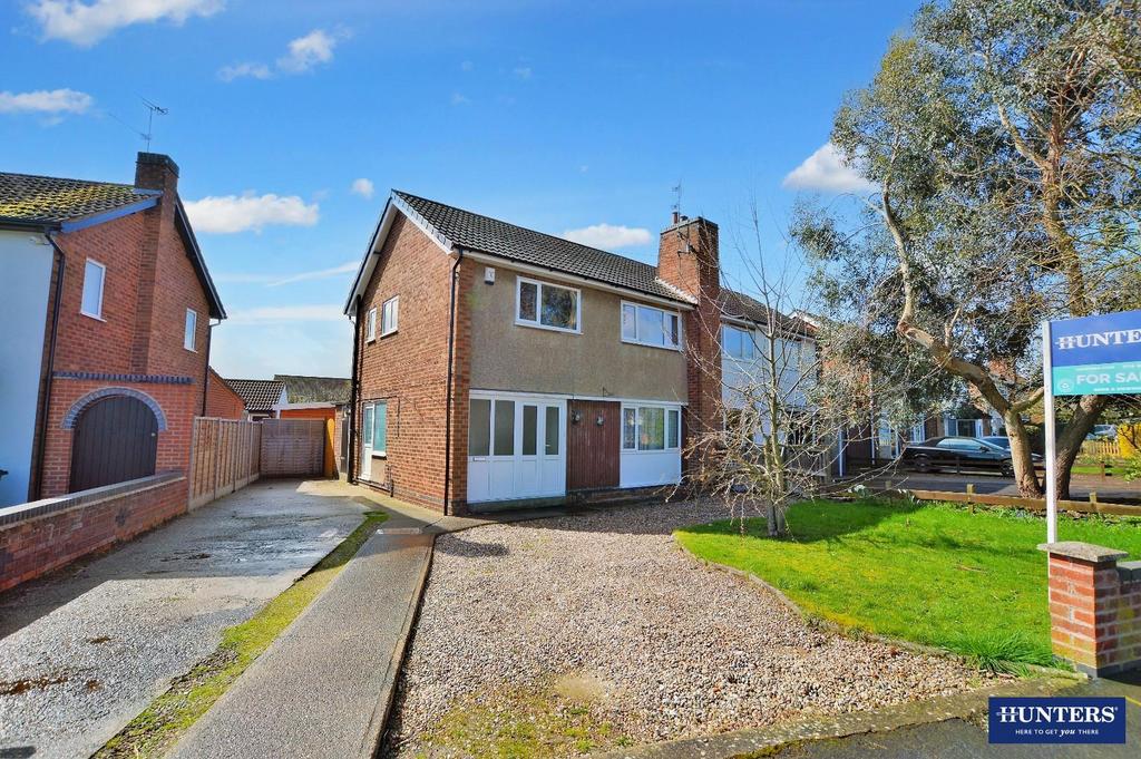 Gloucester Crescent, Wigston 3 bed semidetached house £260,000