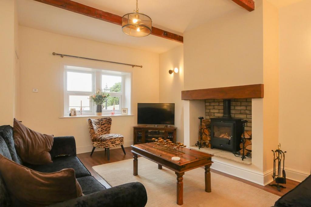 Smalewell Road, Pudsey, LS28 8QQ 3 bed end of terrace house £240,000