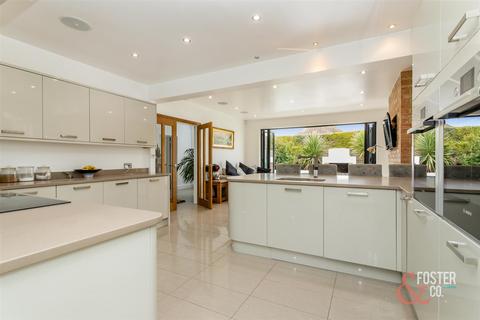 38 Marine Drive, Goring By Sea, Worthing, BN12 4QN