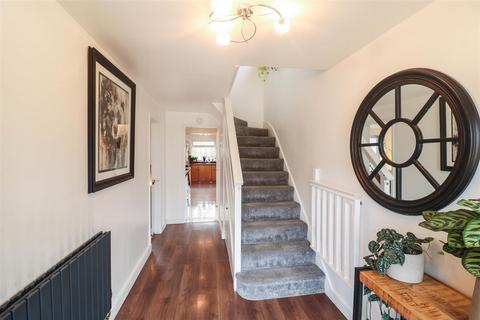 46 Latton Green, Harlow, CM18 7ER